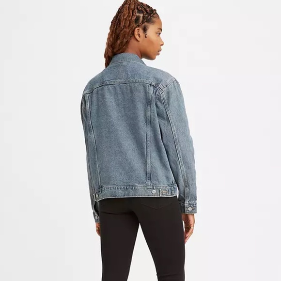 NWT Levi's Denim Ex-Boyfriend Trucker Jacket - Size S - Picture 2 of 2